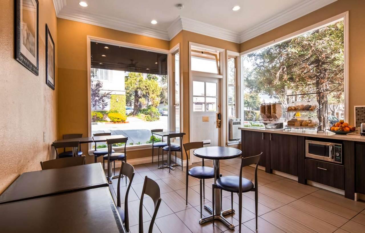 Best Western Carmel'S Town House Lodge Esterno foto