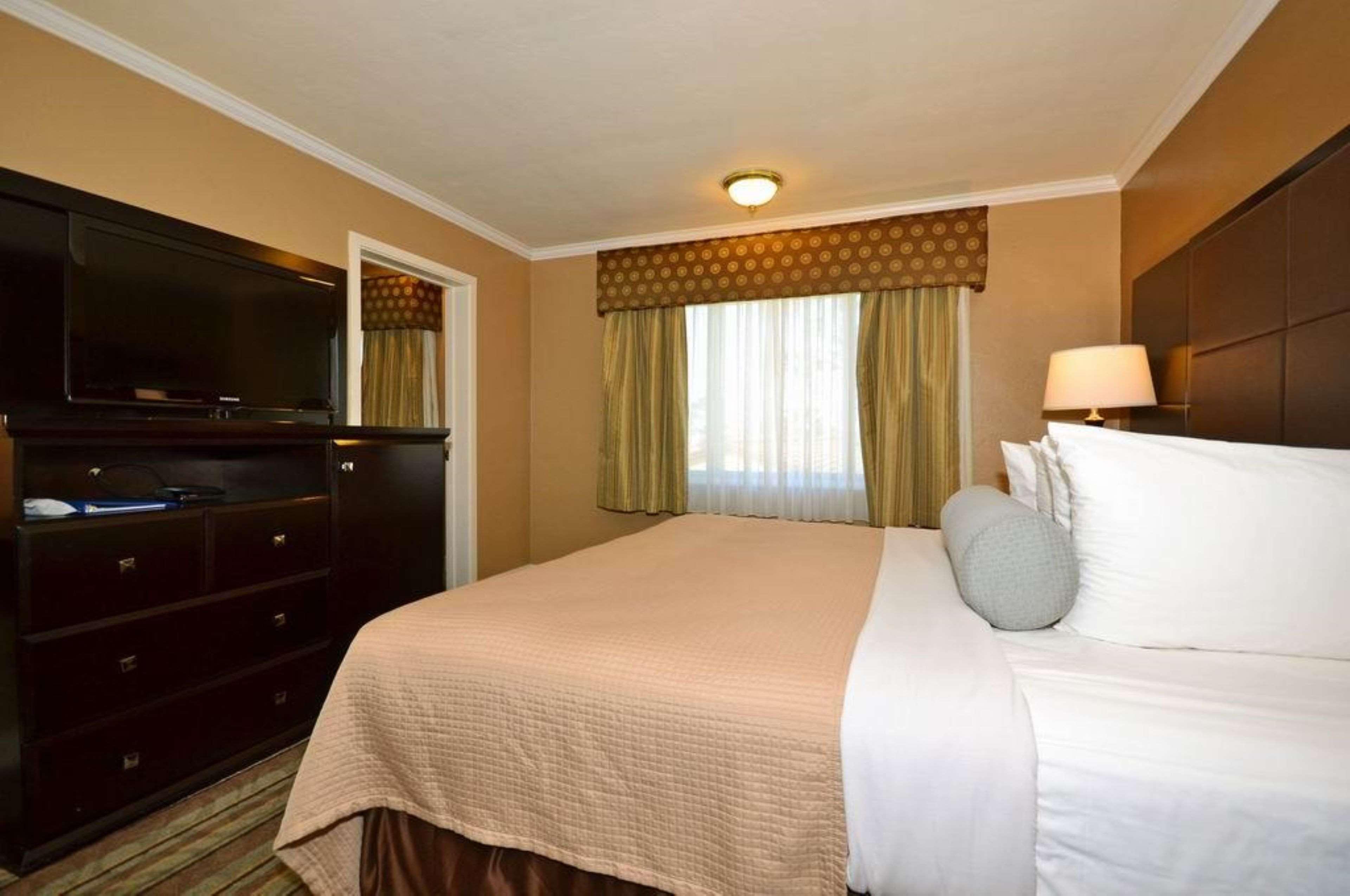 Best Western Carmel'S Town House Lodge Esterno foto