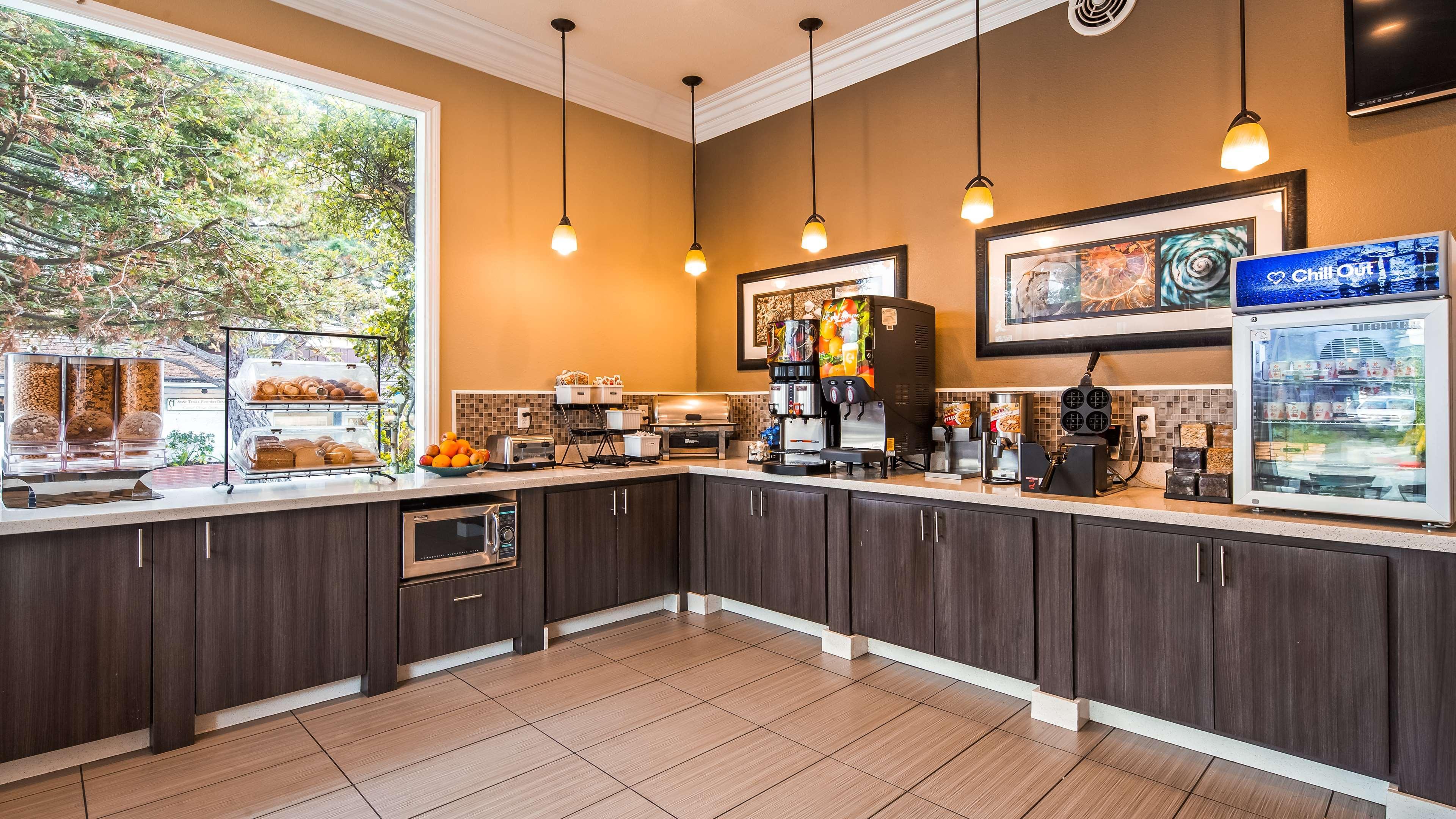 Best Western Carmel'S Town House Lodge Esterno foto