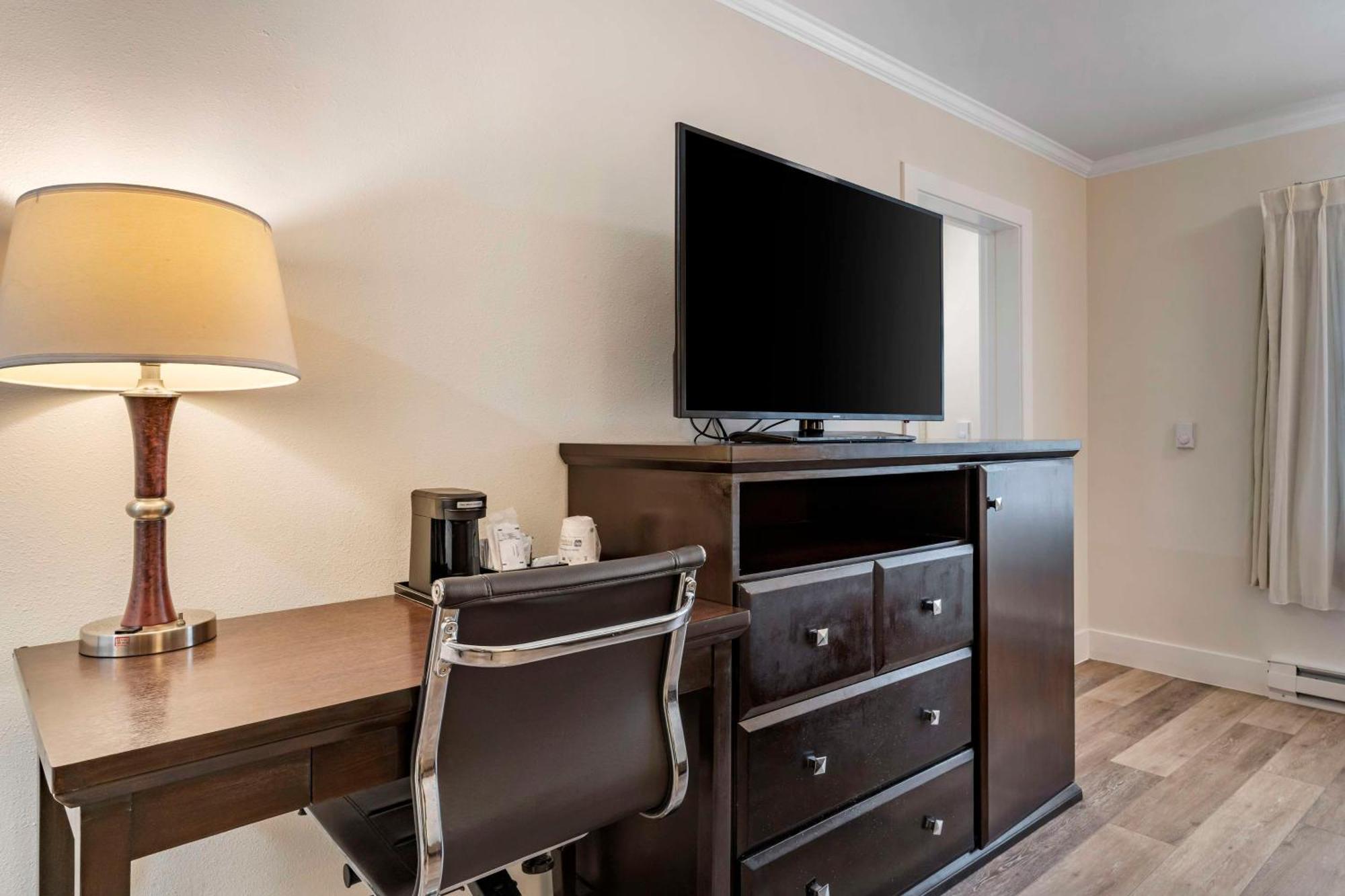 Best Western Carmel'S Town House Lodge Esterno foto