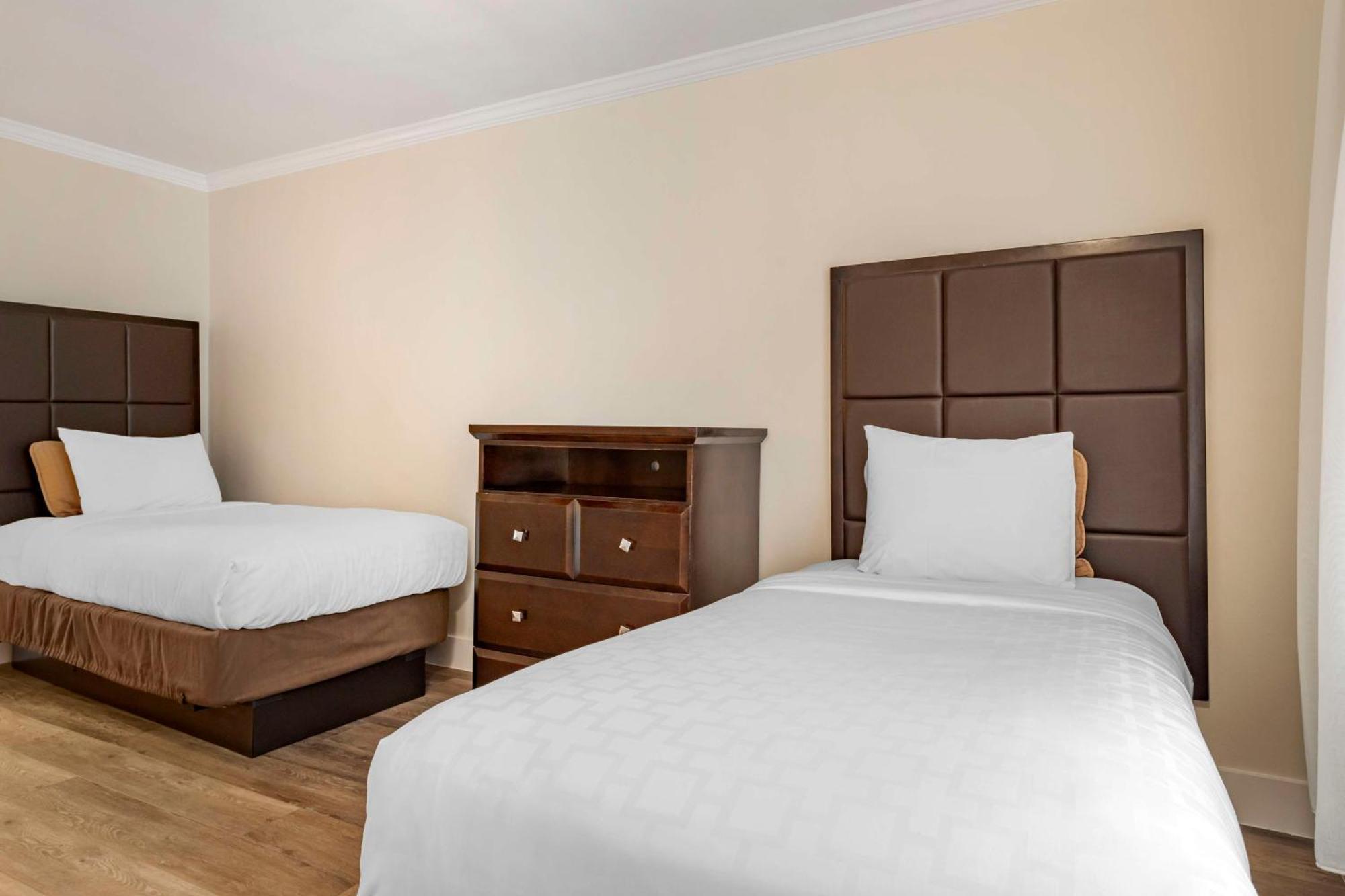 Best Western Carmel'S Town House Lodge Esterno foto