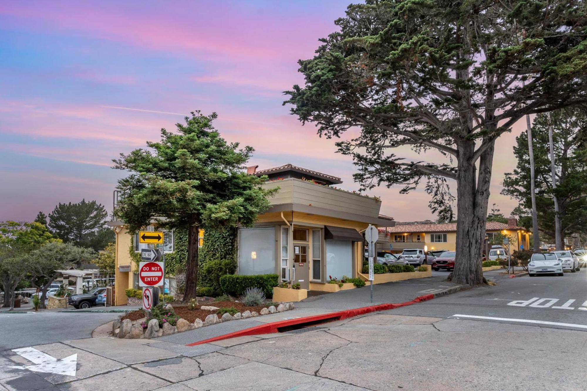 Best Western Carmel'S Town House Lodge Esterno foto