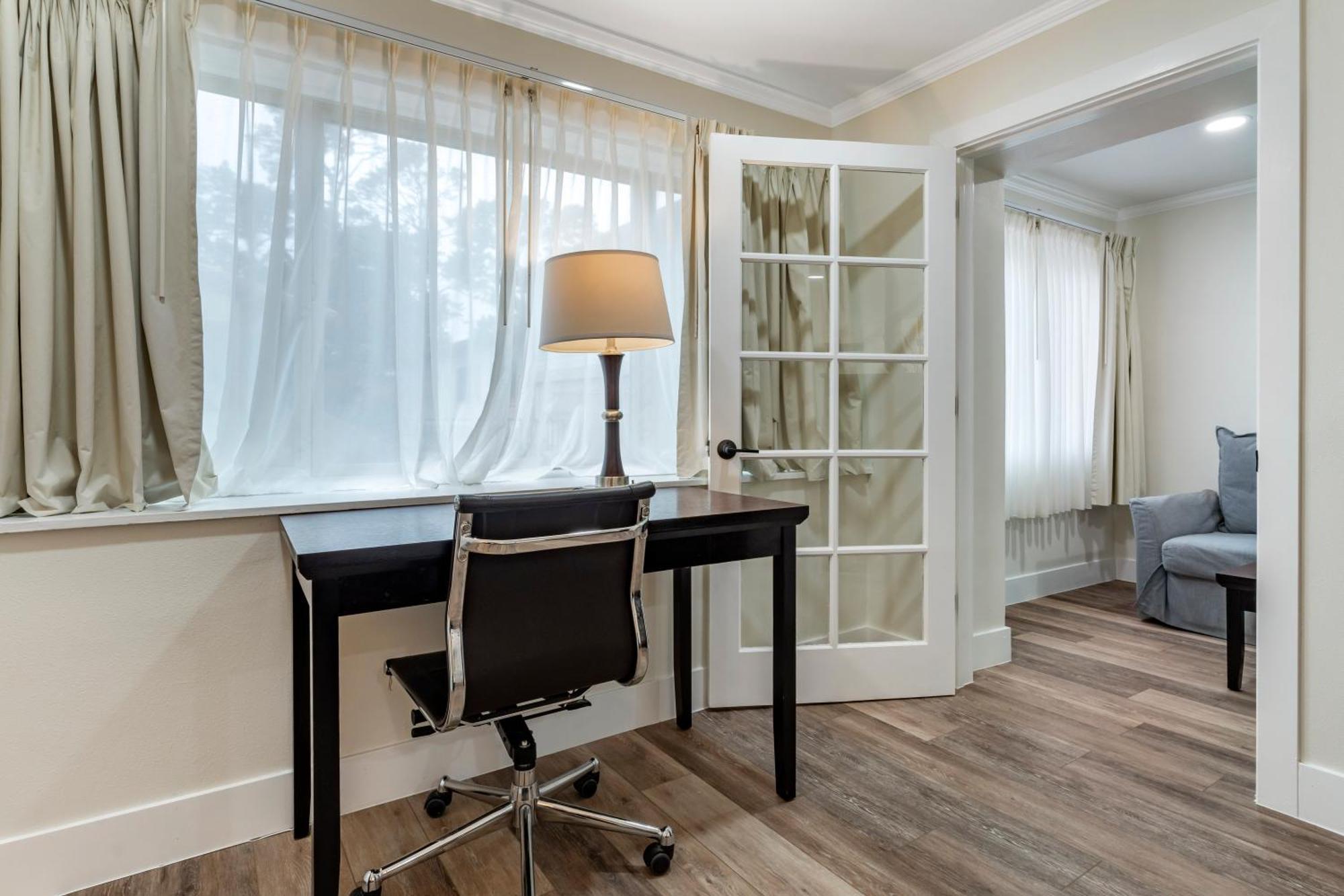 Best Western Carmel'S Town House Lodge Esterno foto