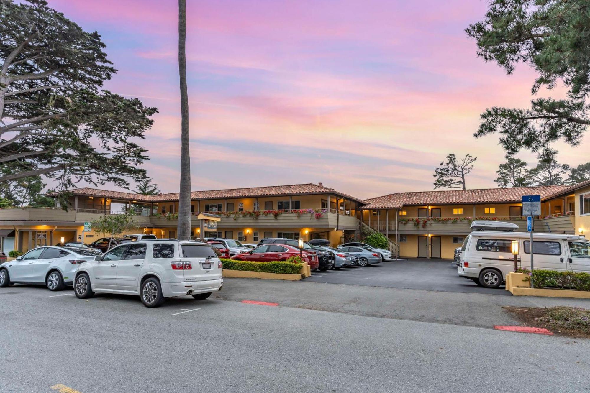 Best Western Carmel'S Town House Lodge Esterno foto