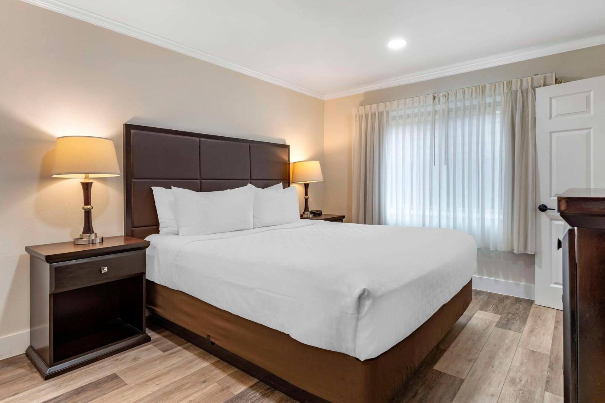Best Western Carmel'S Town House Lodge Esterno foto