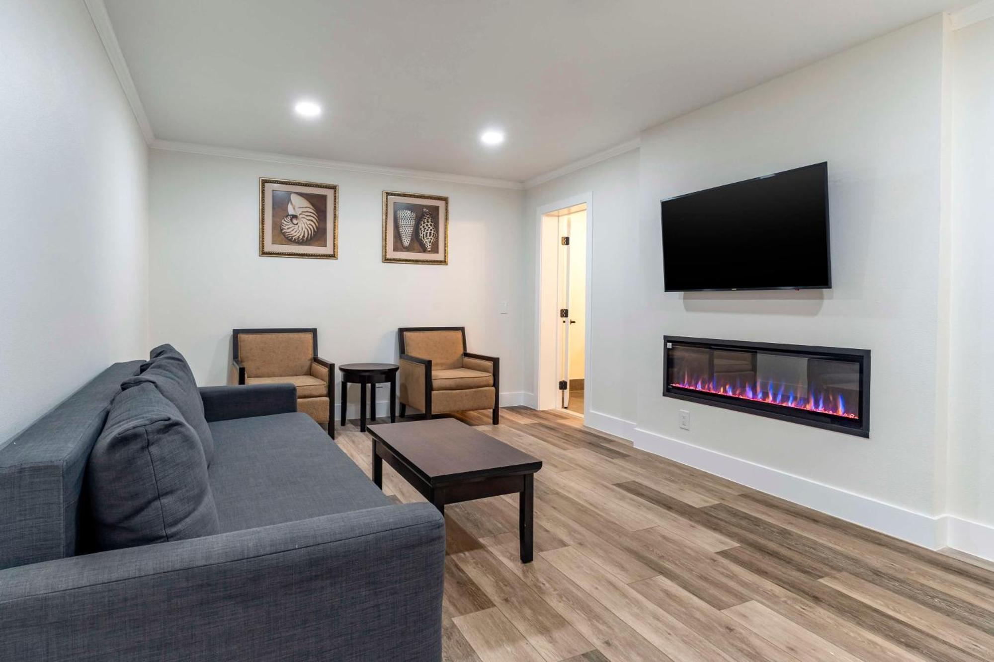 Best Western Carmel'S Town House Lodge Esterno foto