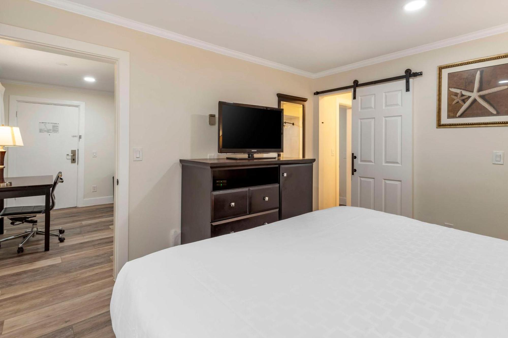 Best Western Carmel'S Town House Lodge Esterno foto