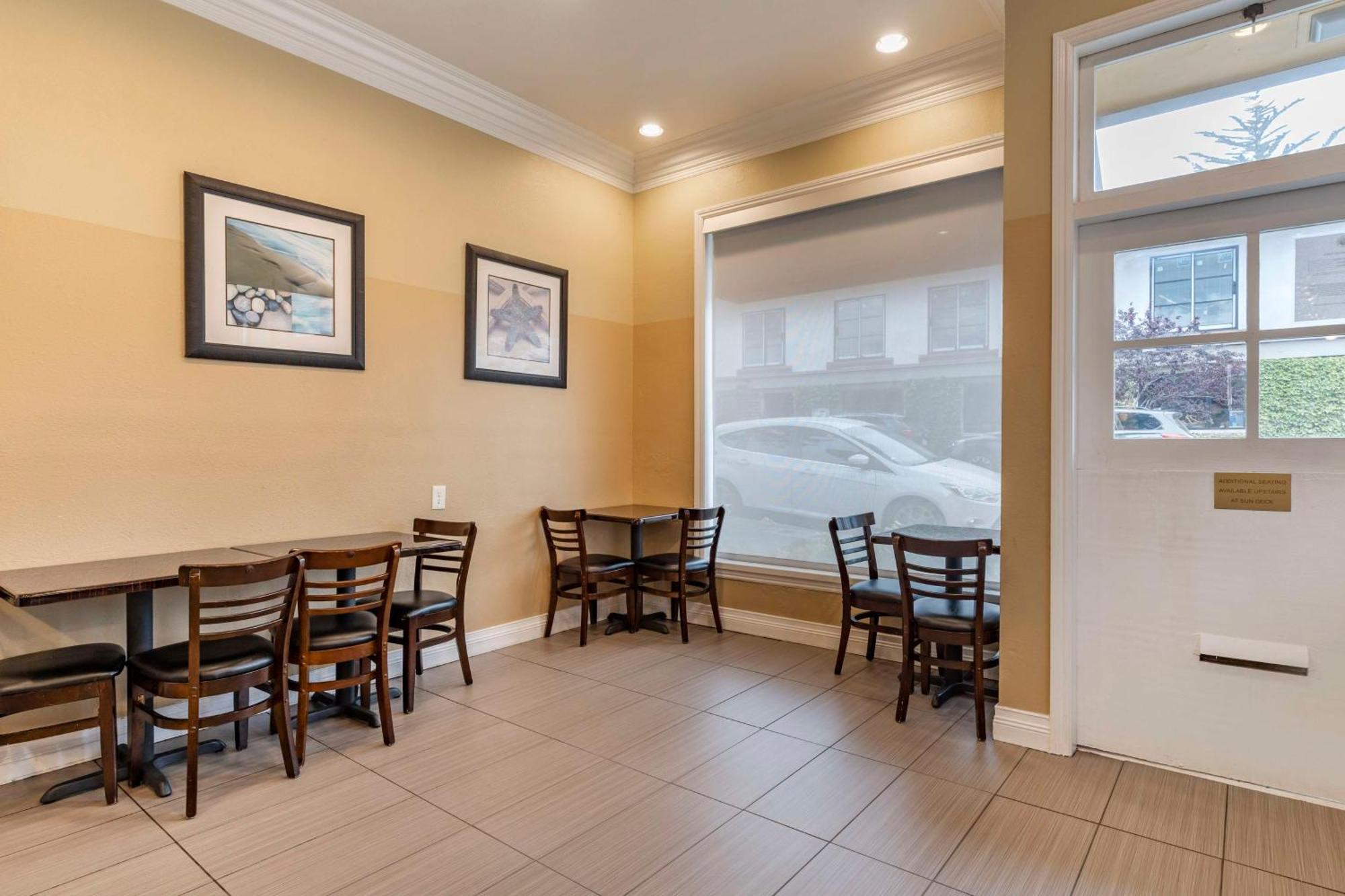 Best Western Carmel'S Town House Lodge Esterno foto